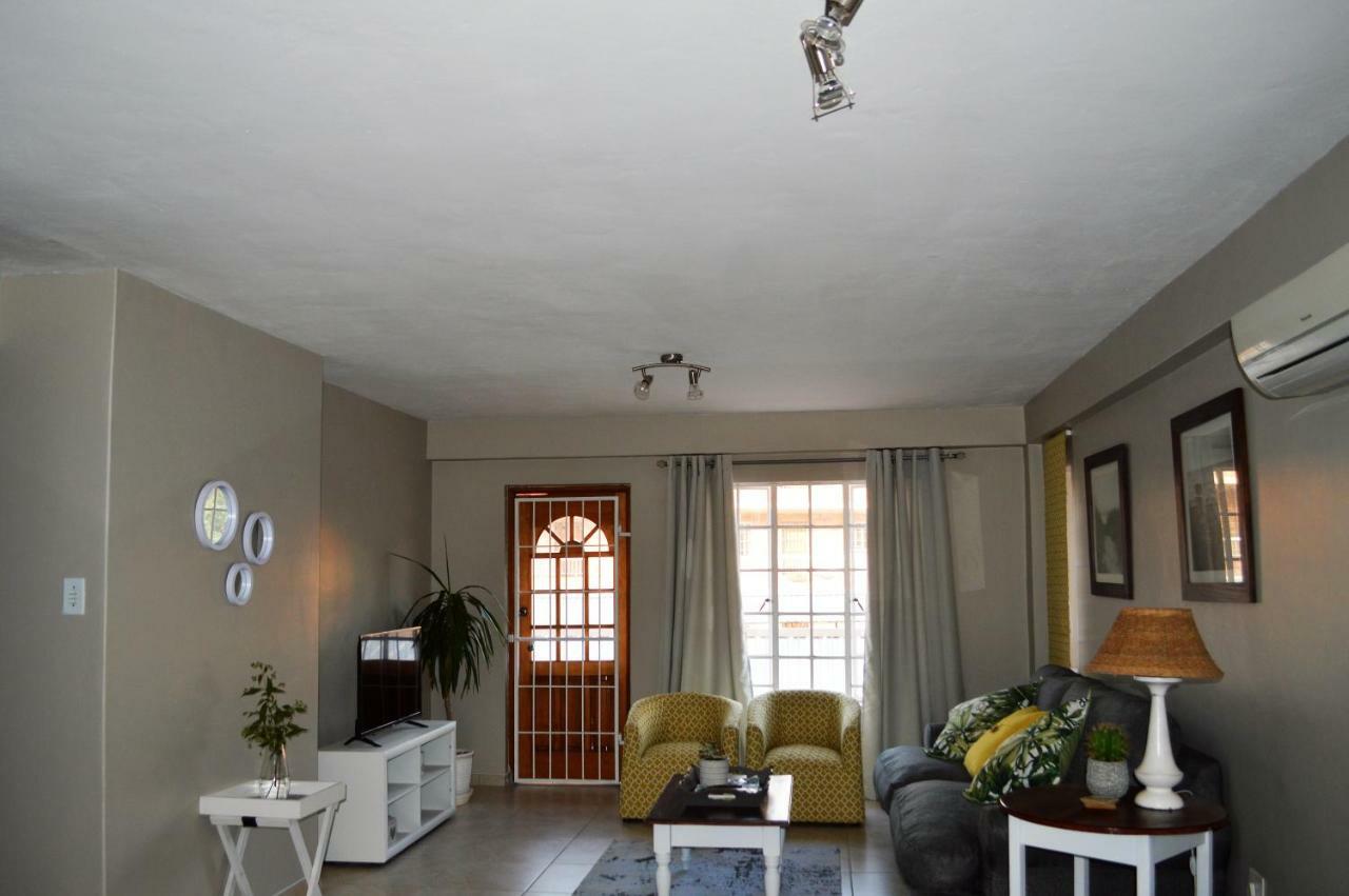 Town View Apartment Pietermaritzburg Bagian luar foto